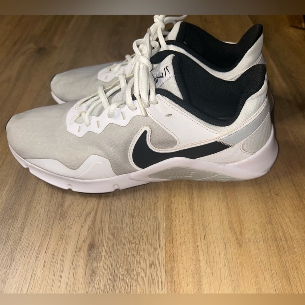 Nike Men’s White and Black Athletic Sneakers
